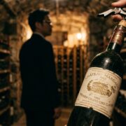 伝説のヴィンテージワインのボトル